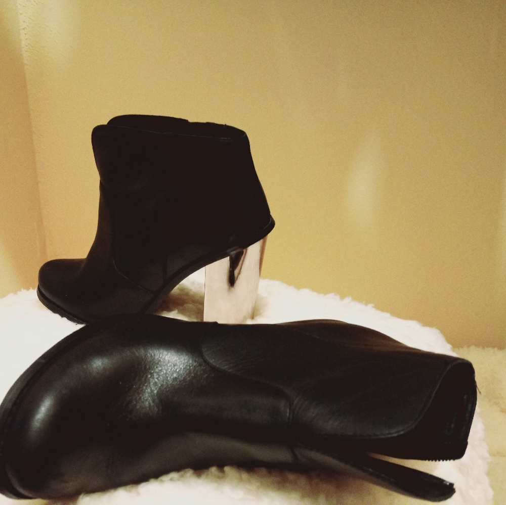 Gorgeous black Ankle Boots 7.5